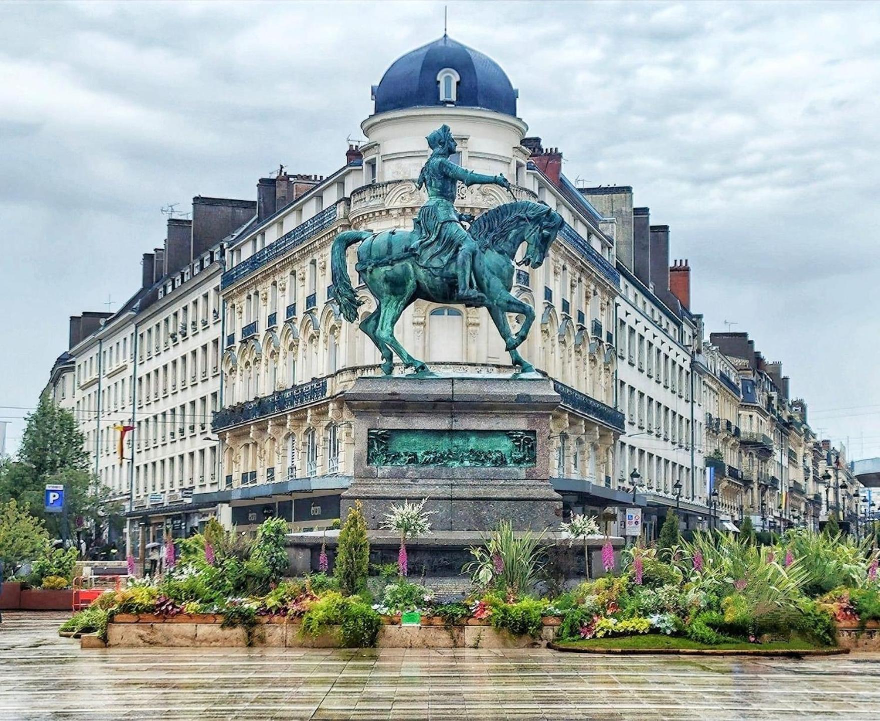 T2 La Vie En Bleu Lägenhet Orléans Exteriör bild